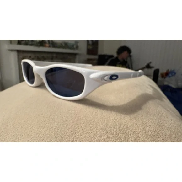 Oakley Four White Blue Iridium Lenses Vintage Oakley White and Blue Sunglasses - Picture 9 of 9